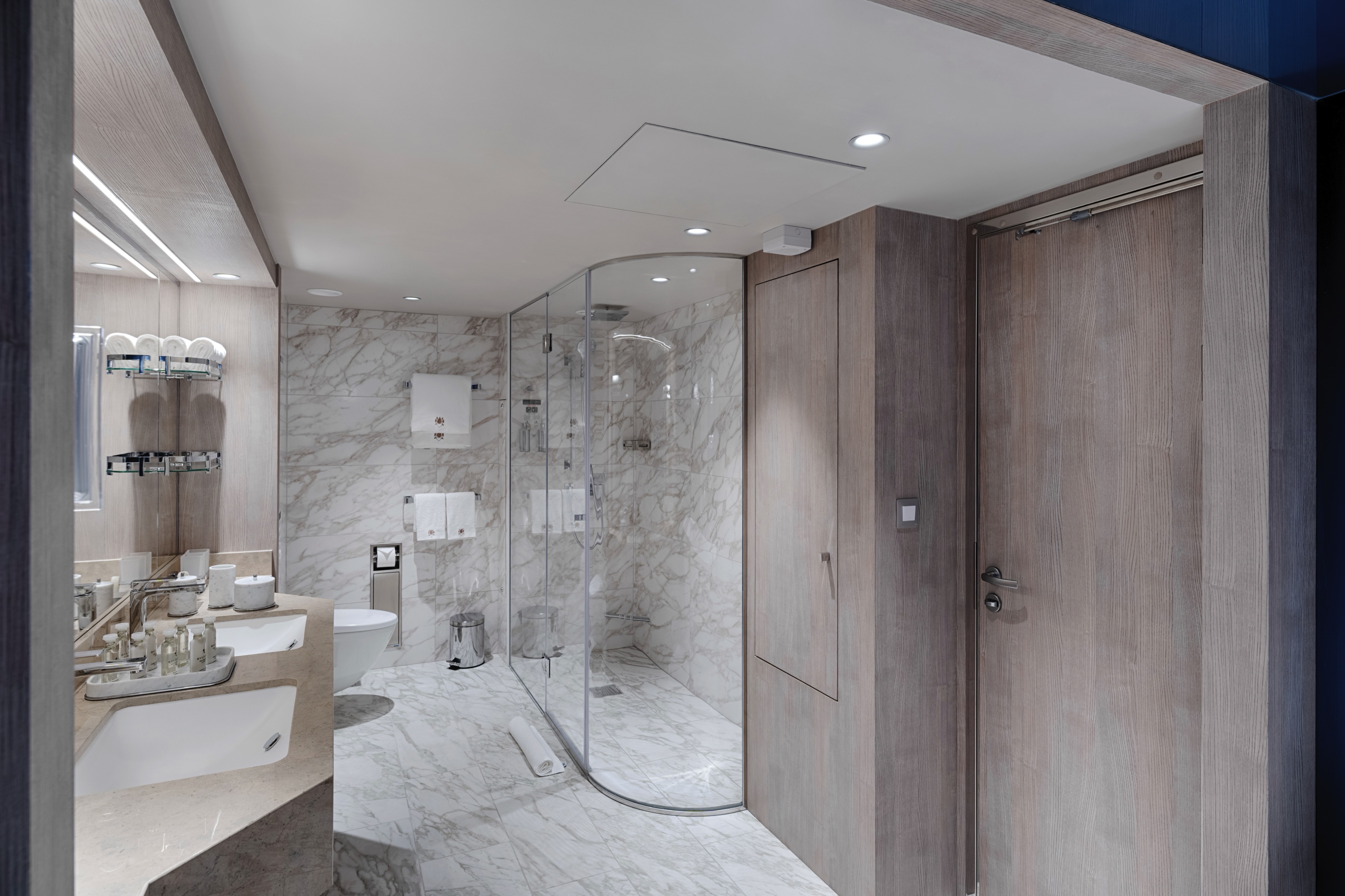 MSC Yacht Club Owner's Suite with Whirlpool Bath